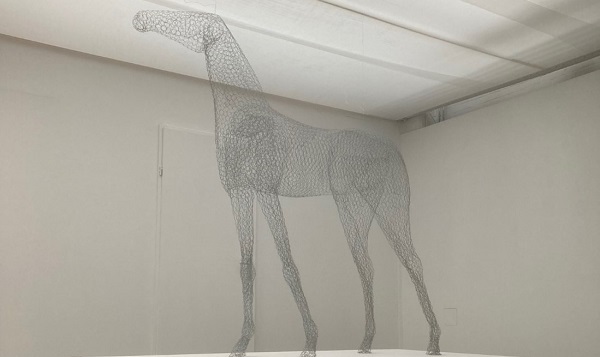 Een paard van gaas, een man van glas en een van staal