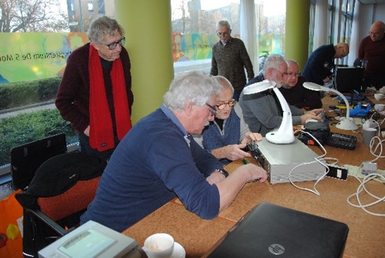 Repair Café Schiedam repareert kosteloos je spullen