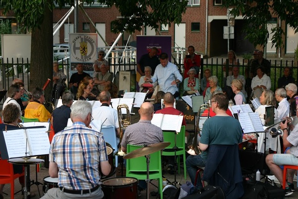 Schoolplein De Klinker als podium?