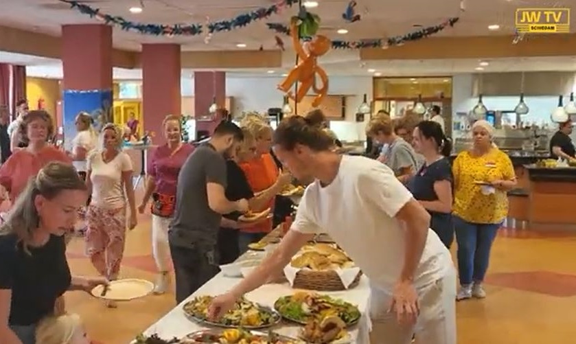 Frankelandgroep trakteert medewerkers op de zomer-BBQ