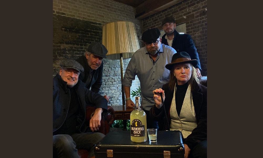 Stichting Brandersfeesten komt met eigen mixdrankje