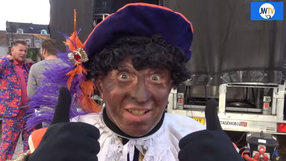 Duizenden kinderen ontvangen sinterklaas en roetveegpieten op Stadserf