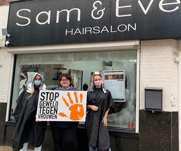 Al deze winkeliers roepen op: stop geweld tegen meisjes en vrouwen!