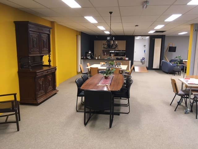 Kunstenaars tekenen verhalen op over mensen en armoede