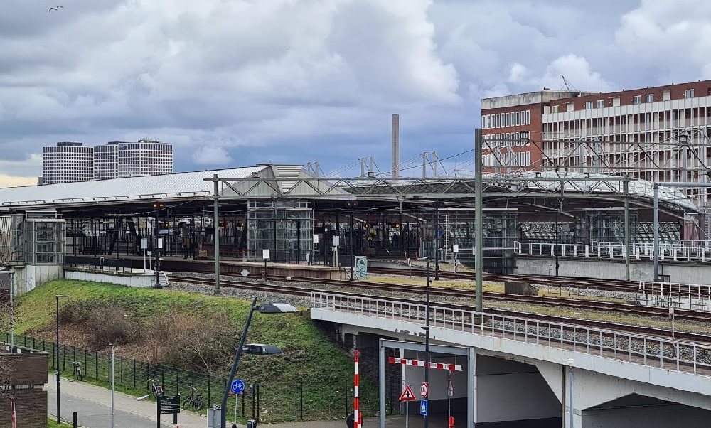 Er is advies nodig voor het vernieuwen van station Schiedam Centrum