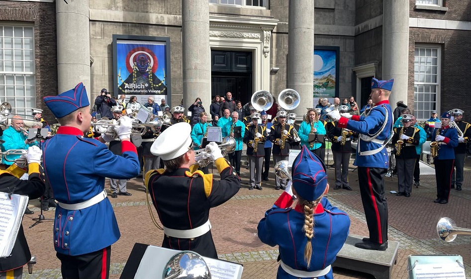 Rijnmondband viert 95-jarig bestaan op museumplein