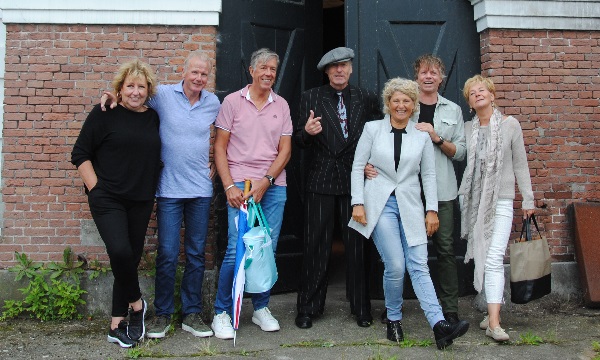 Met schipper Henk, 'Peaky Blinder' Jack en bartender Marciano 