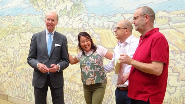 JeuDeGin muurschildering geestrijk geopend