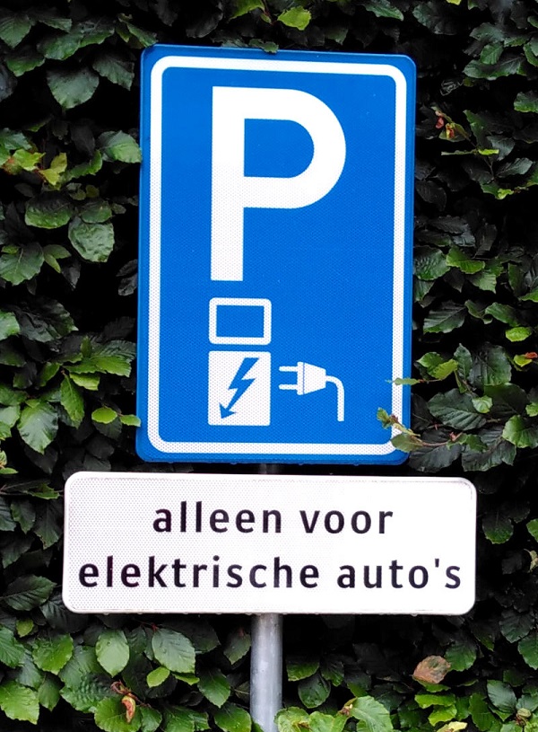 Bijna zeventig nieuwe laadpunten voor elektrische auto’s 