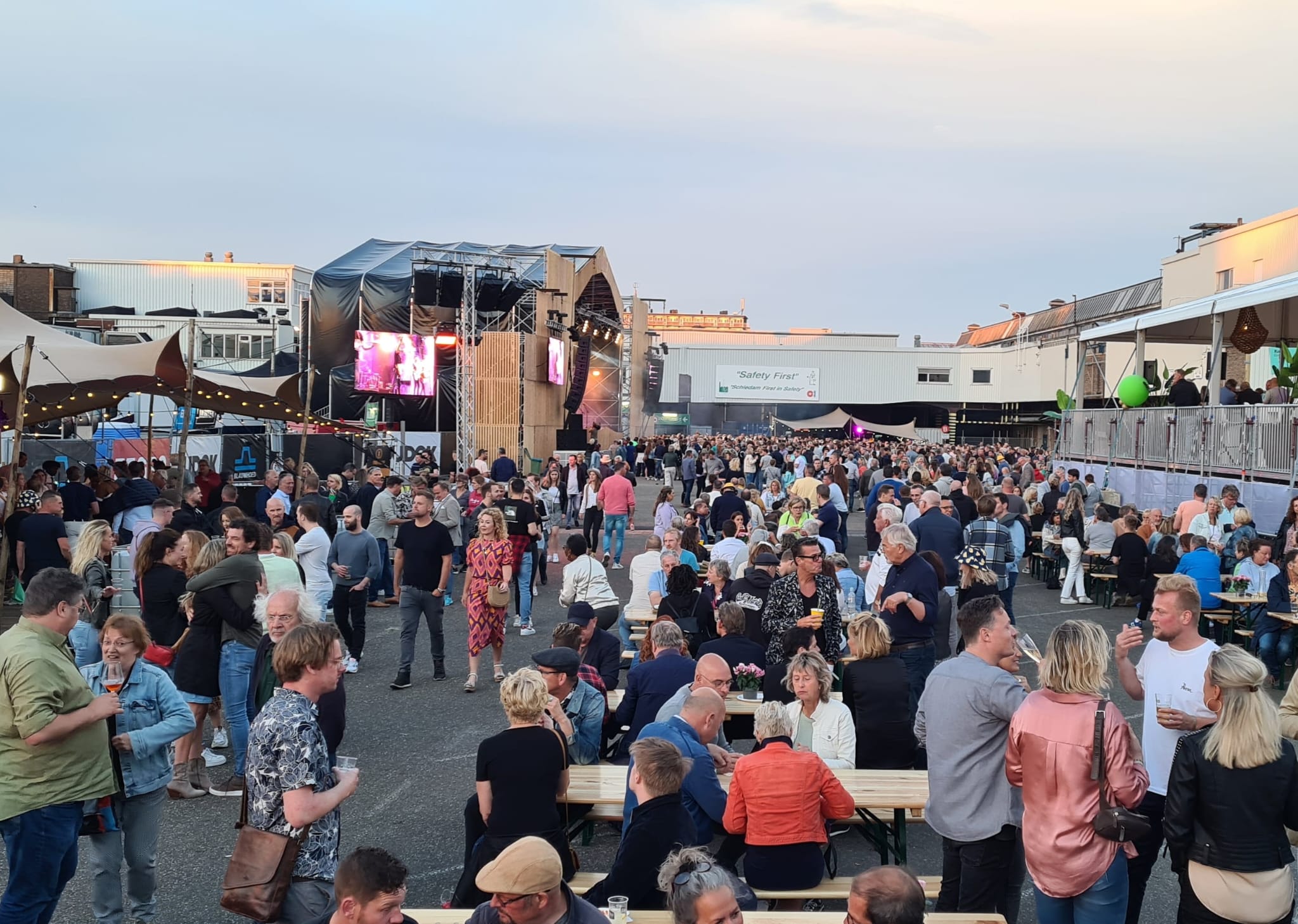 Jenevermuseum heeft vijftal buitenlandse distillateurs te gast