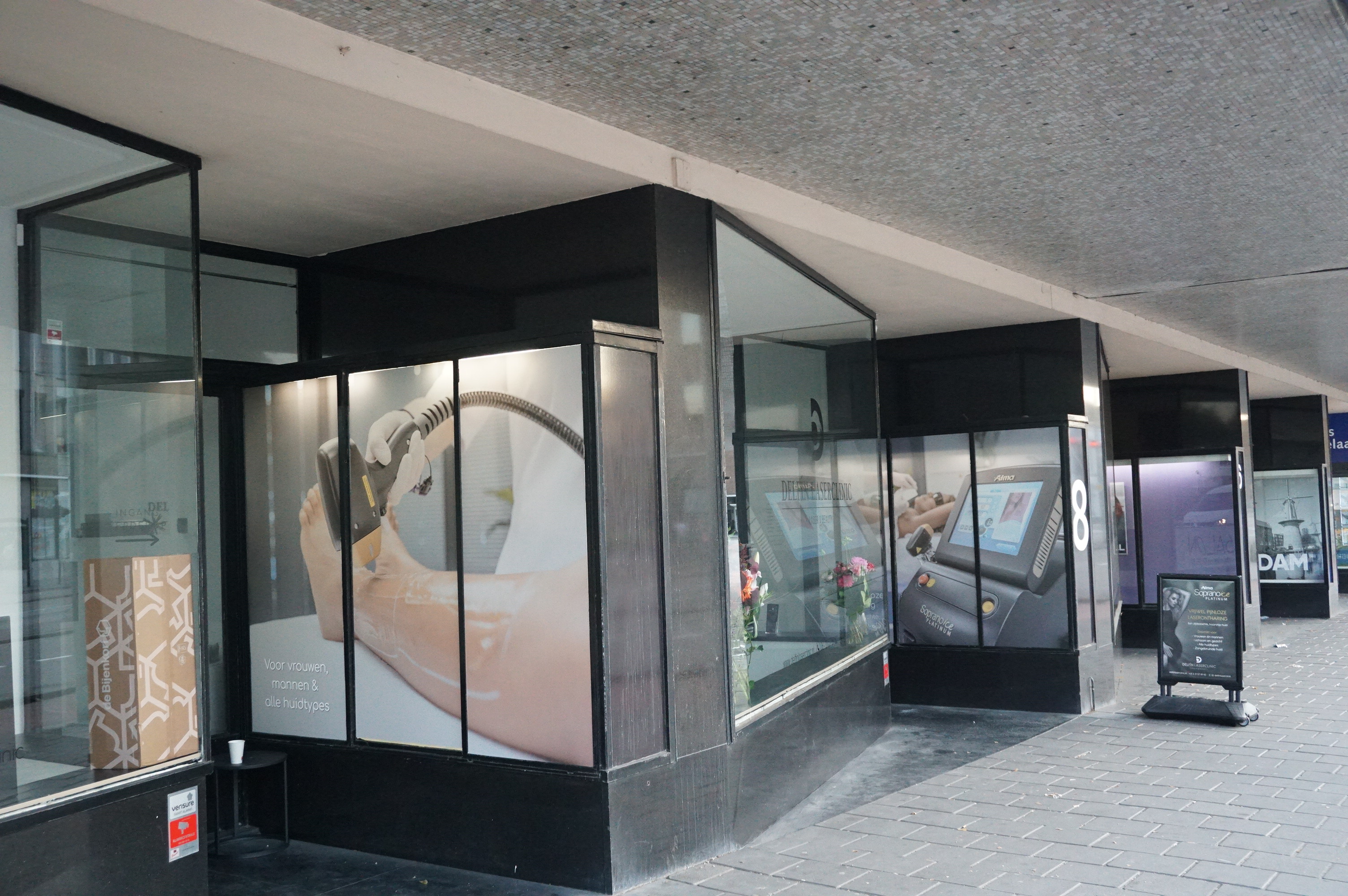 Kliniek voor ontharing in 2 winkelpanden aan Gerrit Verboonstraat