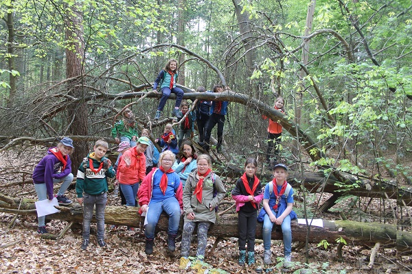 Buitenaardse indringers op junglekamp van Scouting-Tono