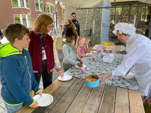 Kinderen ontdekken met IDDF City Walk 'Het Geheim van Schiedam'