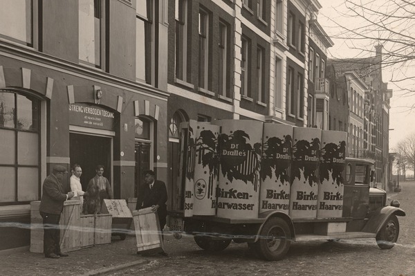 Wie herinnert zich Berkenwater van Dralle uit Schiedam?