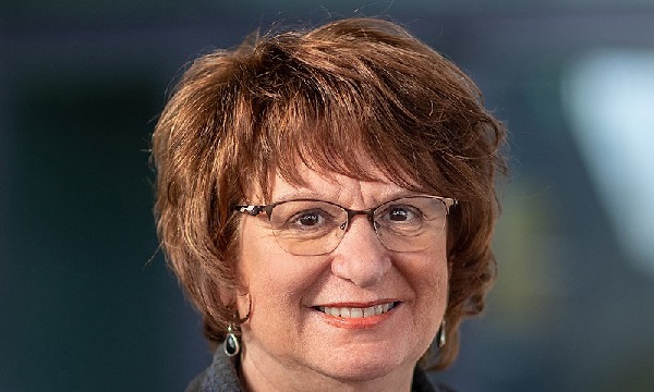  Mariette Hamer leidt film in voor Soroptimisten