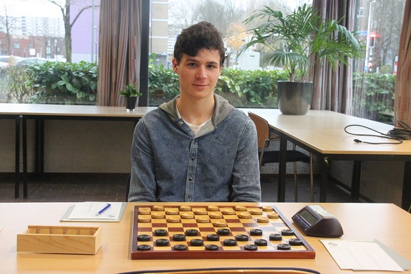 Emre Hageman doet mee aan EK Jeugddammen