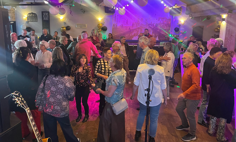 'Haagse Roots' on stage bij Sunday in the City