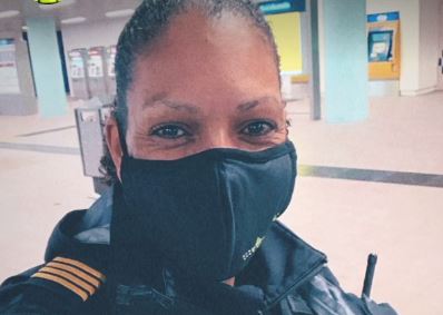 Avondklokprenten uitgeschreven in stationshal