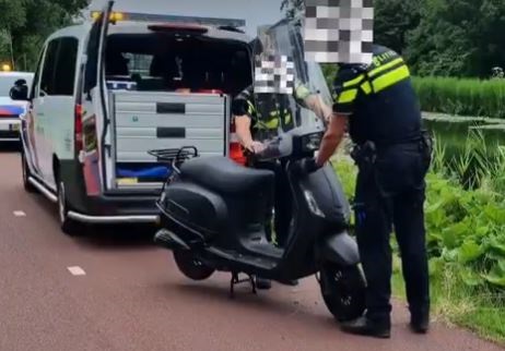 Uit water geviste La Souris-scooter terug naar eigenaar