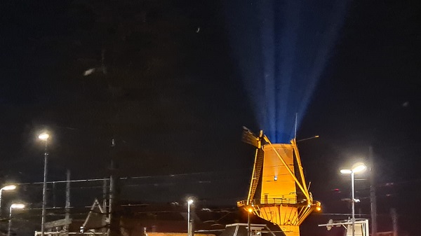 170 foto's van Schiedammers én vuurwerk op het Stadskantoor