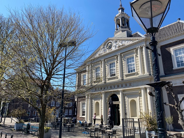 Bibliotheek Schiedam verruimt afhaalservice