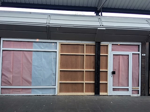 Er komt weer een winkel in dit leegstaande reisbureau 