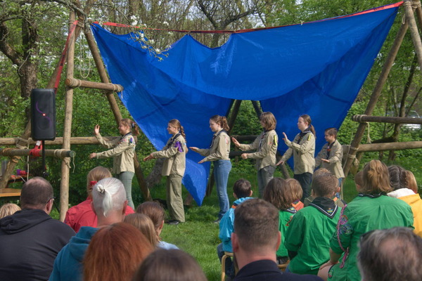 Op het podium bij de Tono Got Talent-talentenshow