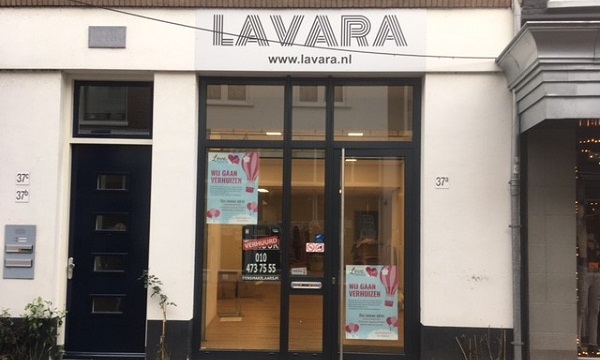Damesmodezaak Lavara op Hoogstraat