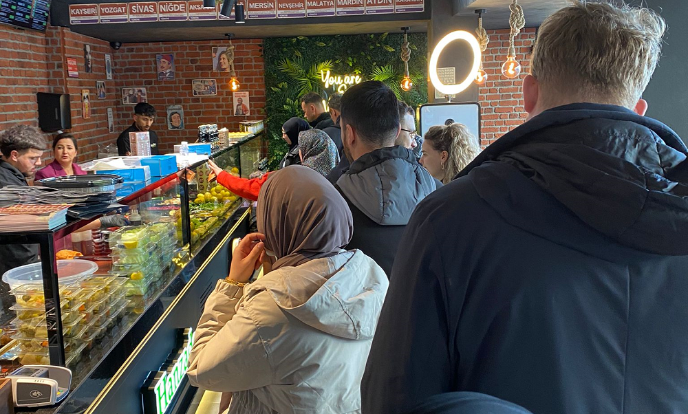 Nieuw restaurant 'Hanzade Çigköfte' aan de Parkweg