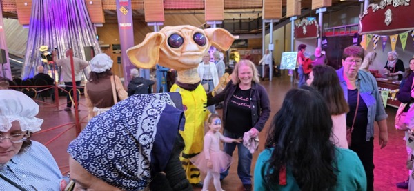 Aliens in Schiedam? Schie-Tie? Gratis?