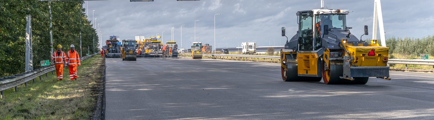 Suurhoffbrug (A15) dicht richting Maasvlakte
