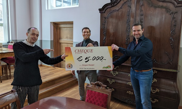 Ronde Tafel schenkt 5.000 euro aan Hotspot Hutspot