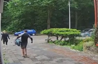 Buren waarschuwen elkaar voor stelend stel