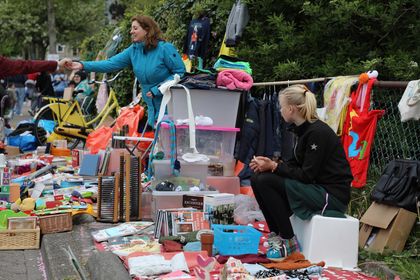 Een kijkje op de vrijmarkt in Kethel