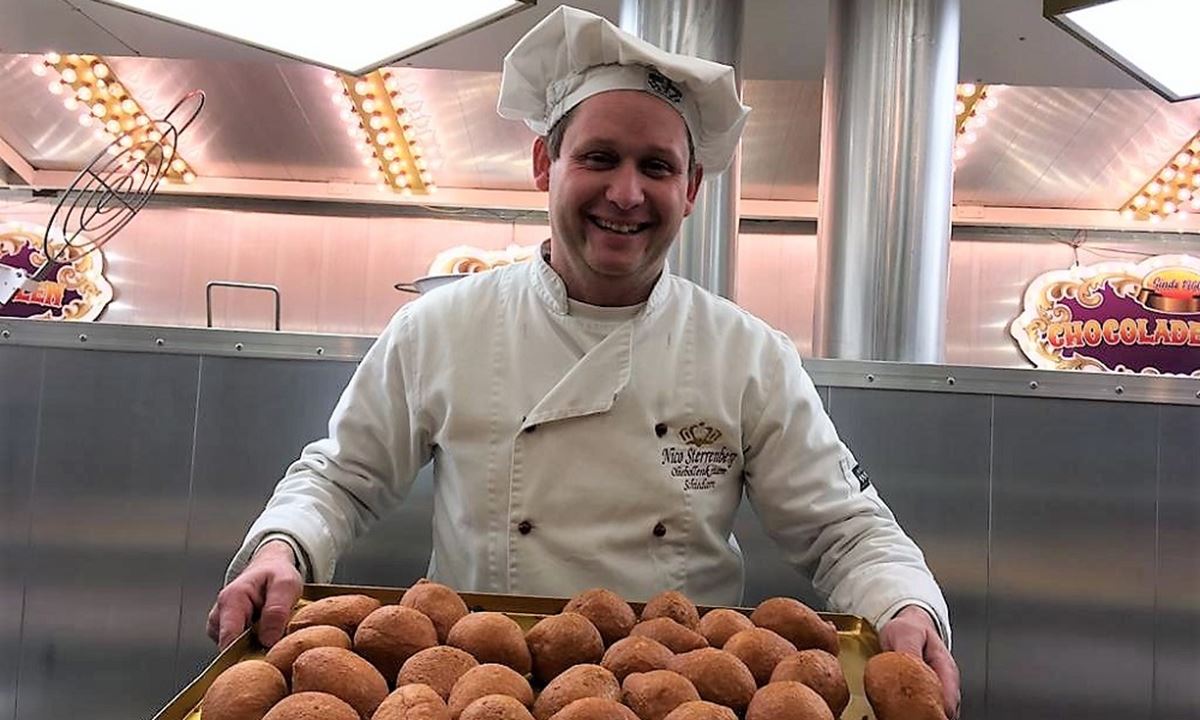 Er komt een open podium op kerstmarkt op Koemarkt