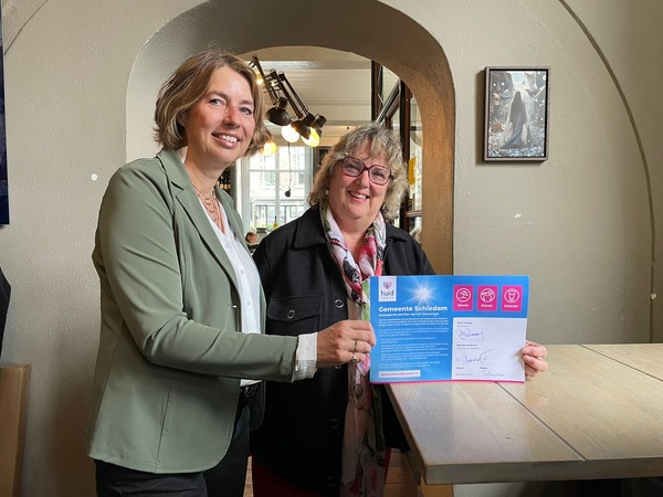 Schiedam eerste met Smeerpaal op de Grote Markt