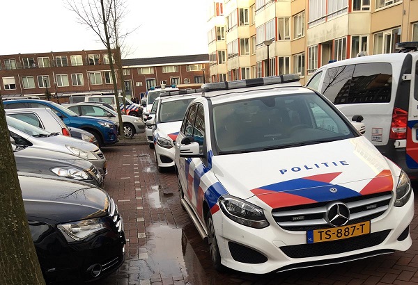Grootschalig uitrukken van politie naar Van Houtenlaan