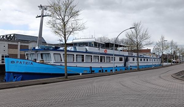 MS Patria ligt in Buitenhaven voor opvang van vluchtelingen uit Oekraïne