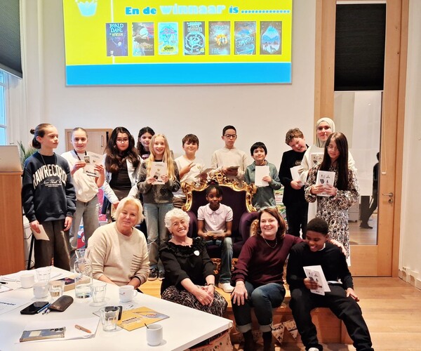 Fanyu wint Schiedamse finale Nationale Voorleeswedstrijd