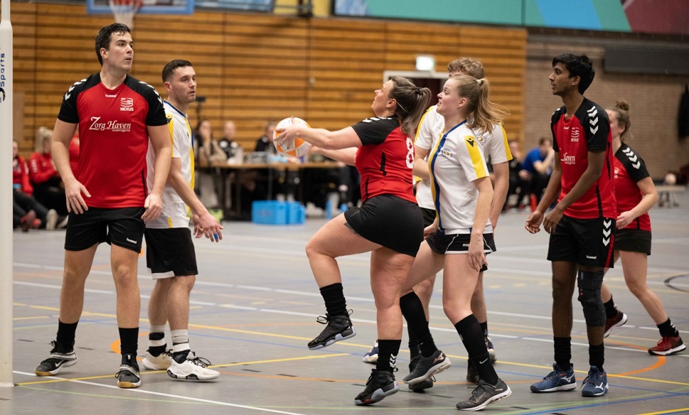 Nexus wint en kan volgende week kampioen worden