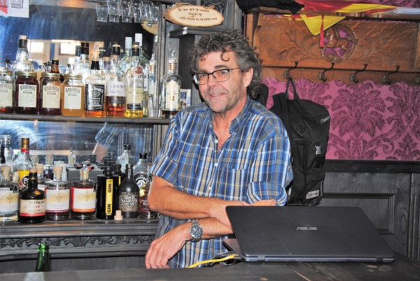 De Schiedammer Online komt binnen bij jou, voor een zomers prijsje