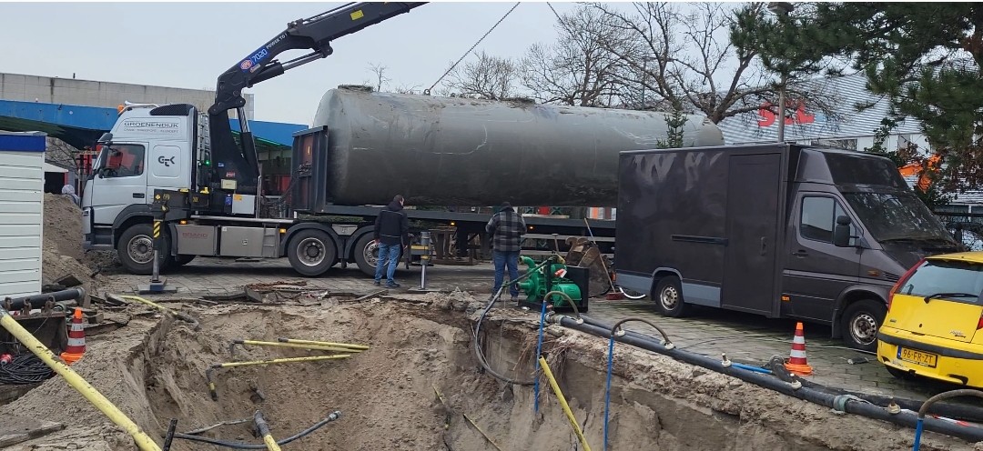 De WAC moet benzinetank verwijderen van de gemeente