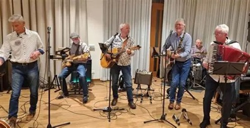 Dansen in societeit Blauwhuis