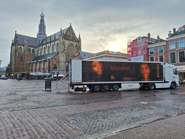 Vrachtwagenbioscoop over femicide