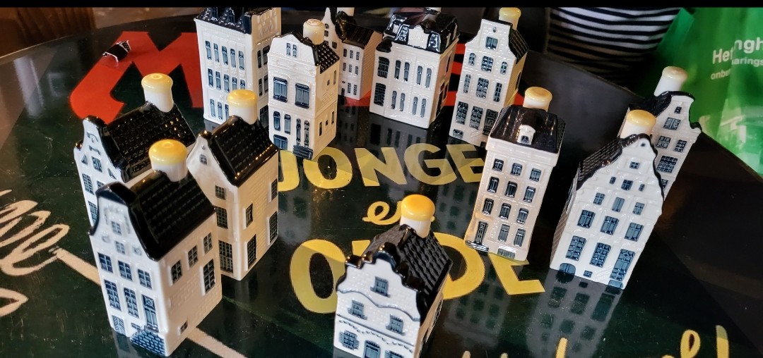 De KLM-huisjes vliegen Jenevermuseum uit