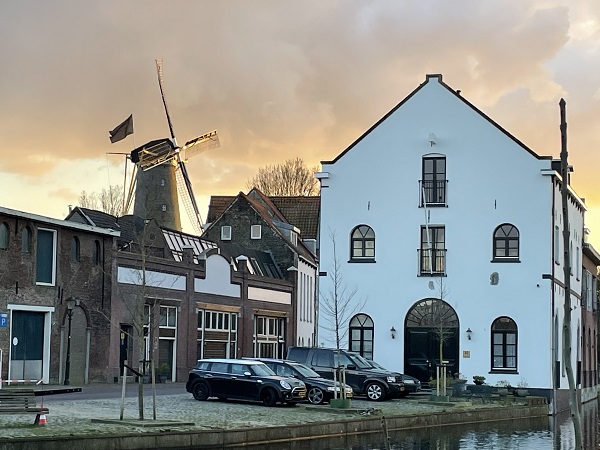 'Gigantische flatgebouwen horen in Rotterdam, niet in Schiedam'