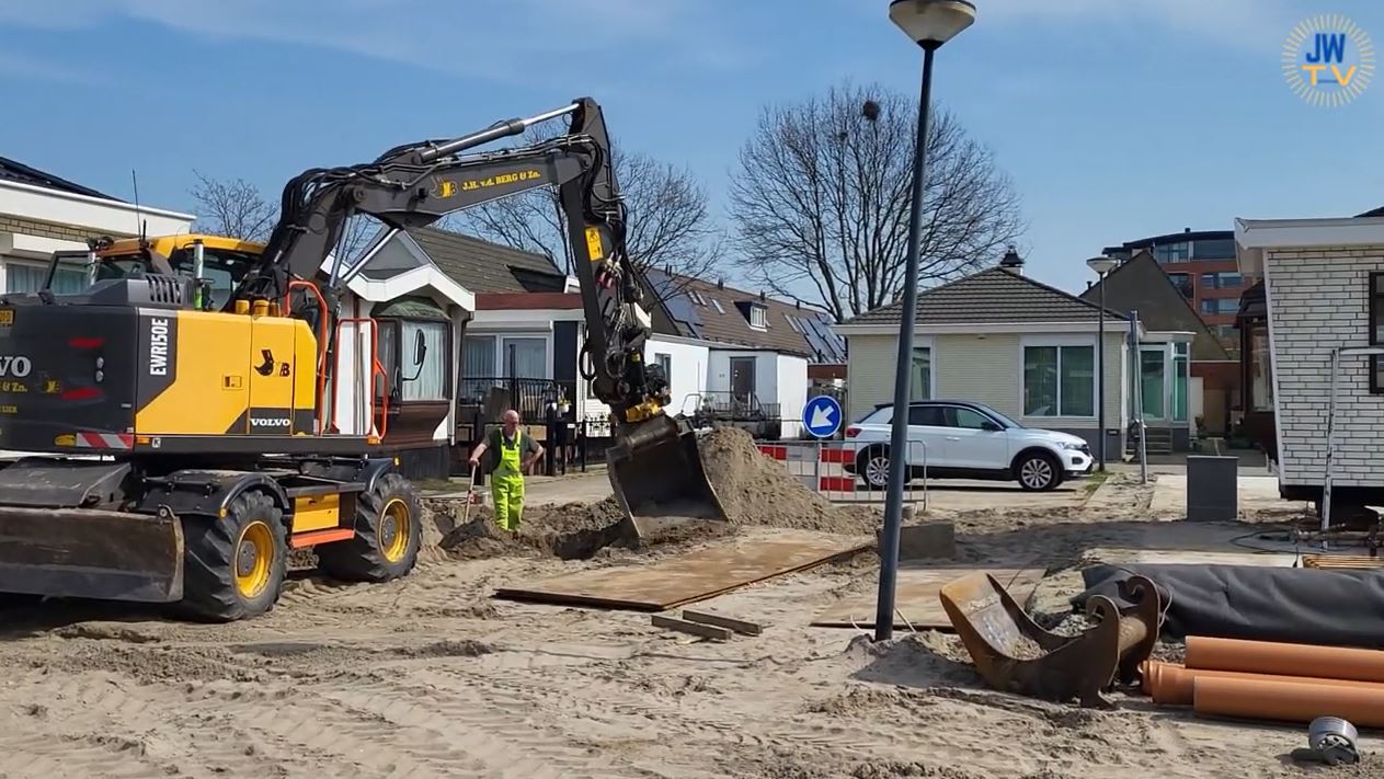 De ophoging op de Bramengaarde is begonnen