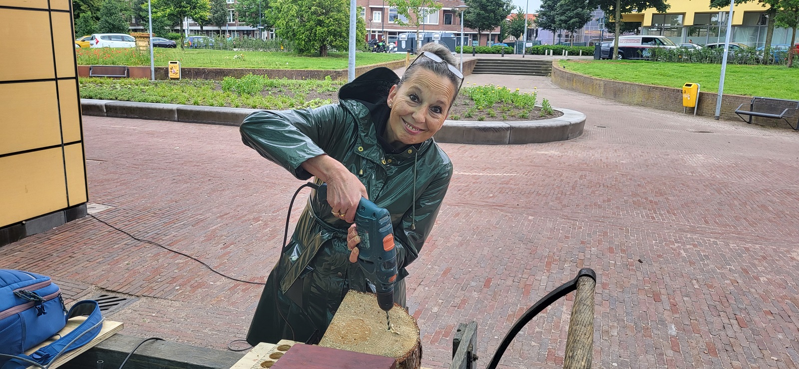 Bewoners pakken plein metrostation Troelstralaan aan