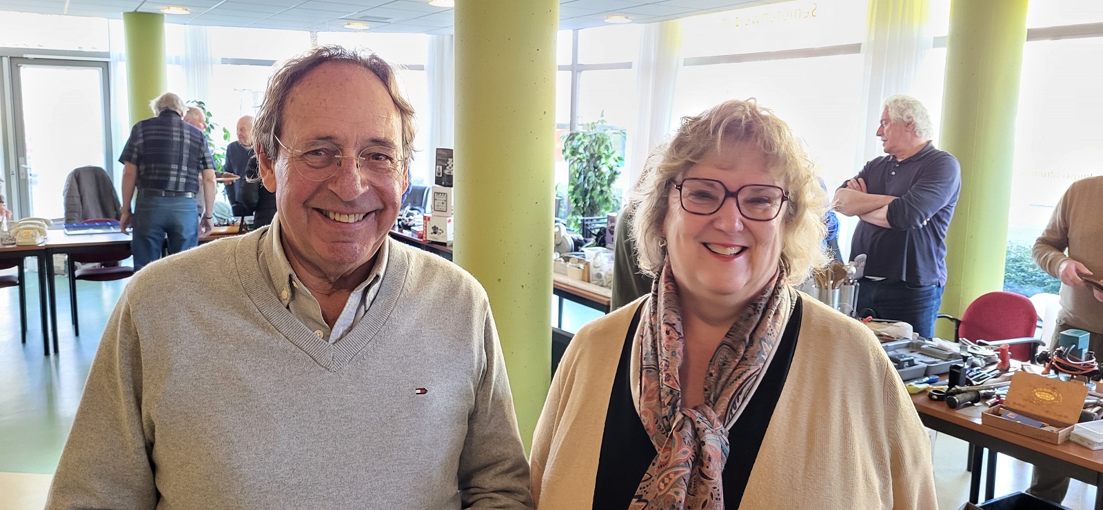 Bezoekers ReShare Café Schiedam verrast door gratis artikelen