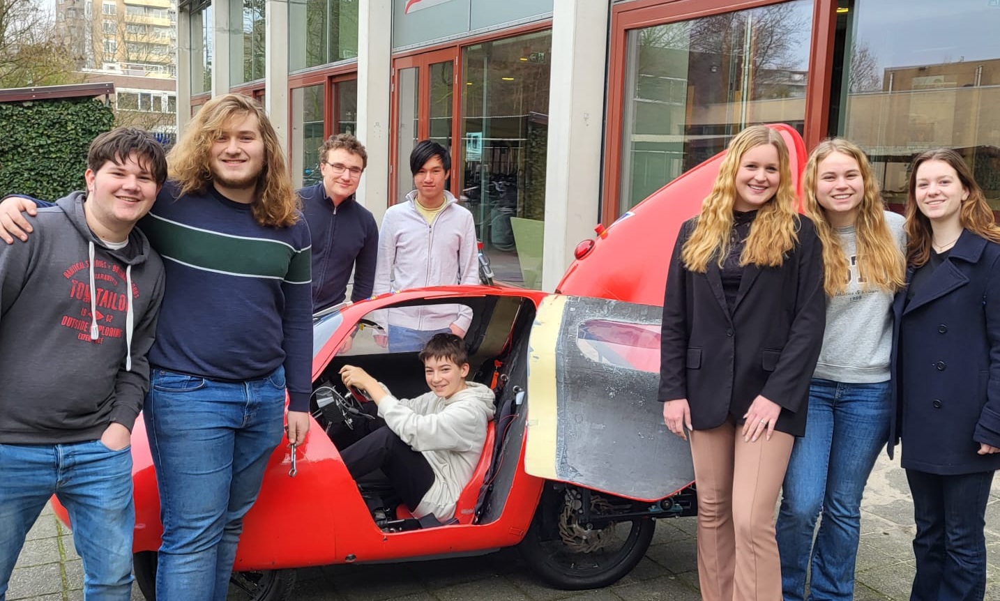 Gymnasium strijdt met duurzame auto tegen universiteiten
